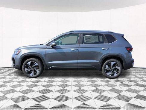 New 2025 Volkswagen Taos SE image 17