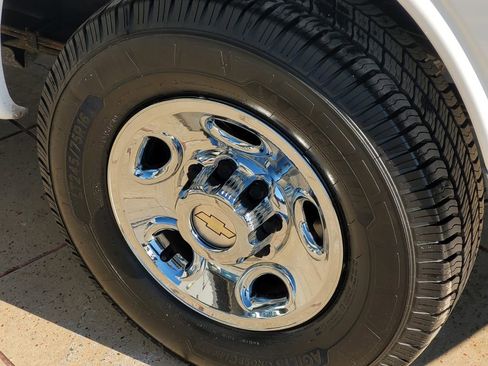 Used 2012 Chevrolet Express 2500 w/ Cold Climate Package image 7