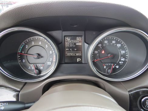 Used 2012 Jeep Grand Cherokee Laredo image 11