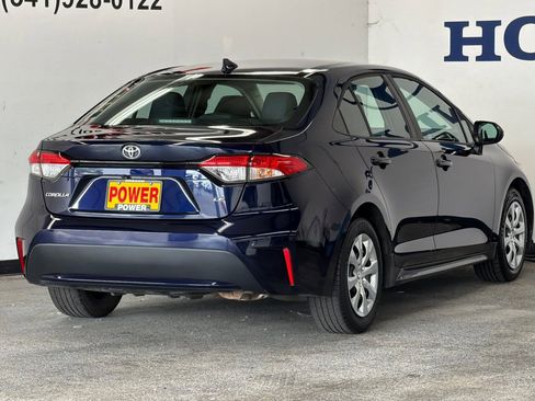 Used 2020 Toyota Corolla LE FWD image 3