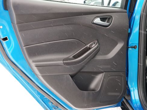 Used 2014 Ford Focus SE w/ SE Winter Package image 19