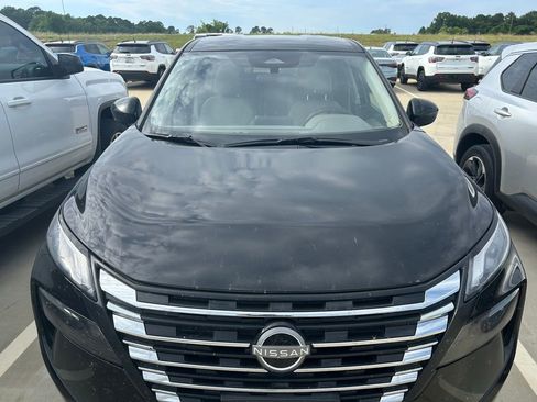 Used 2025 Nissan Rogue SV AWD/4WD image 15