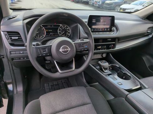 Used 2024 Nissan Rogue SV FWD image 12