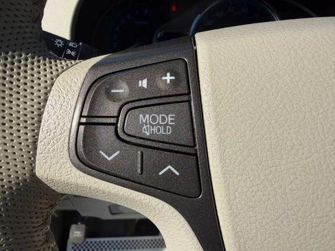 Used 2011 Toyota Sienna XLE AWD/4WD image 26