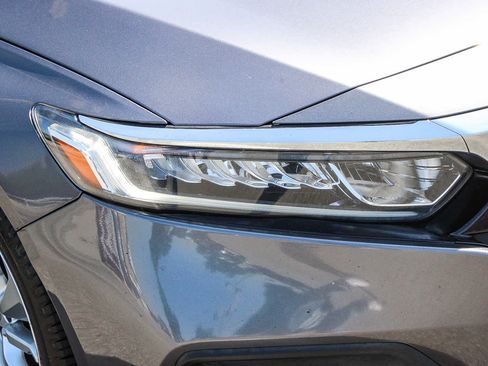Used 2018 Honda Accord LX image 4