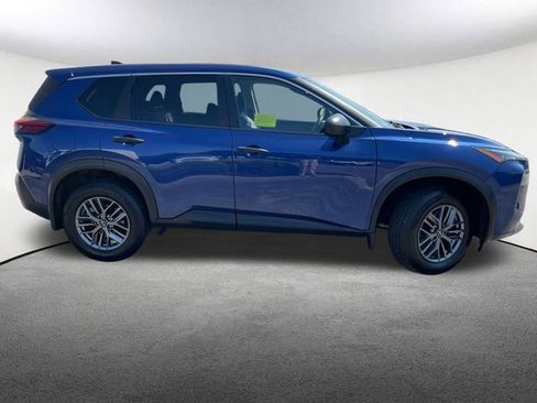 Used 2022 Nissan Rogue S image 15