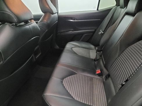 Used 2019 Toyota Camry SE image 18