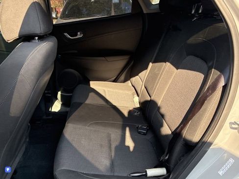 Used 2023 Hyundai Kona SEL w/ Convenience Package FWD image 11