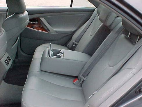 Used 2011 Toyota Camry XLE w/ SE/XLE Extra-Value Pkg FWD image 13