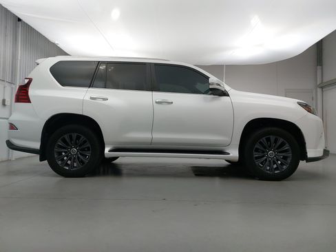Used 2021 Lexus GX 460 Premium w/ Accessory Package AWD/4WD image 8