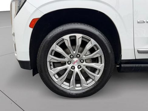 Used 2022 GMC Yukon Denali AWD/4WD image 9