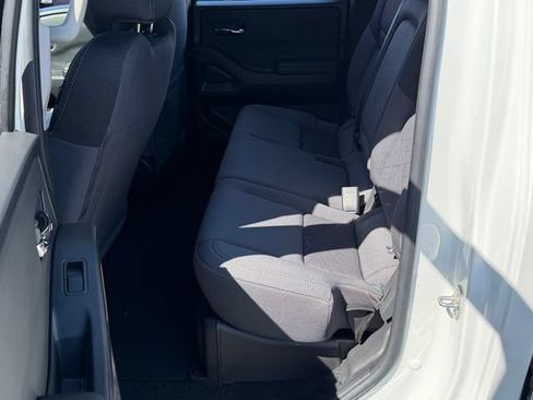 Certified 2025 Nissan Frontier SV w/ SV Convenience Package RWD image 21