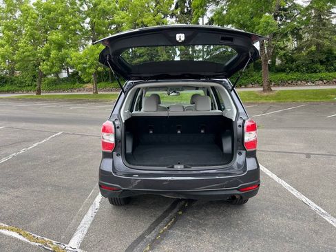 Used 2014 Subaru Forester 2.5i AWD/4WD image 14