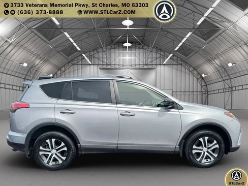 Used 2018 Toyota RAV4 LE w/ All Weather Liner Package FWD image 2