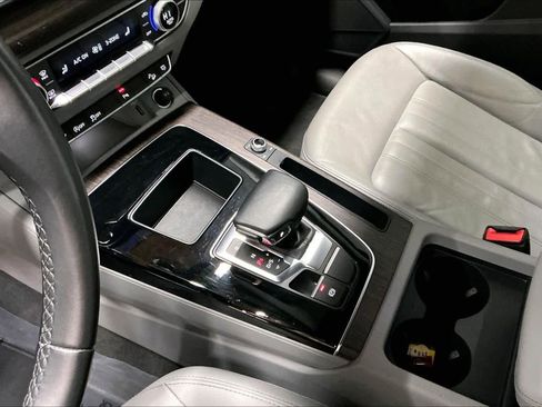 Used 2023 Audi Q5 2.0T Premium w/ Convenience Package image 19