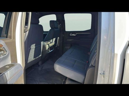 Used 2022 Chevrolet Silverado 1500 High Country w/ High Country Premium Package image 12