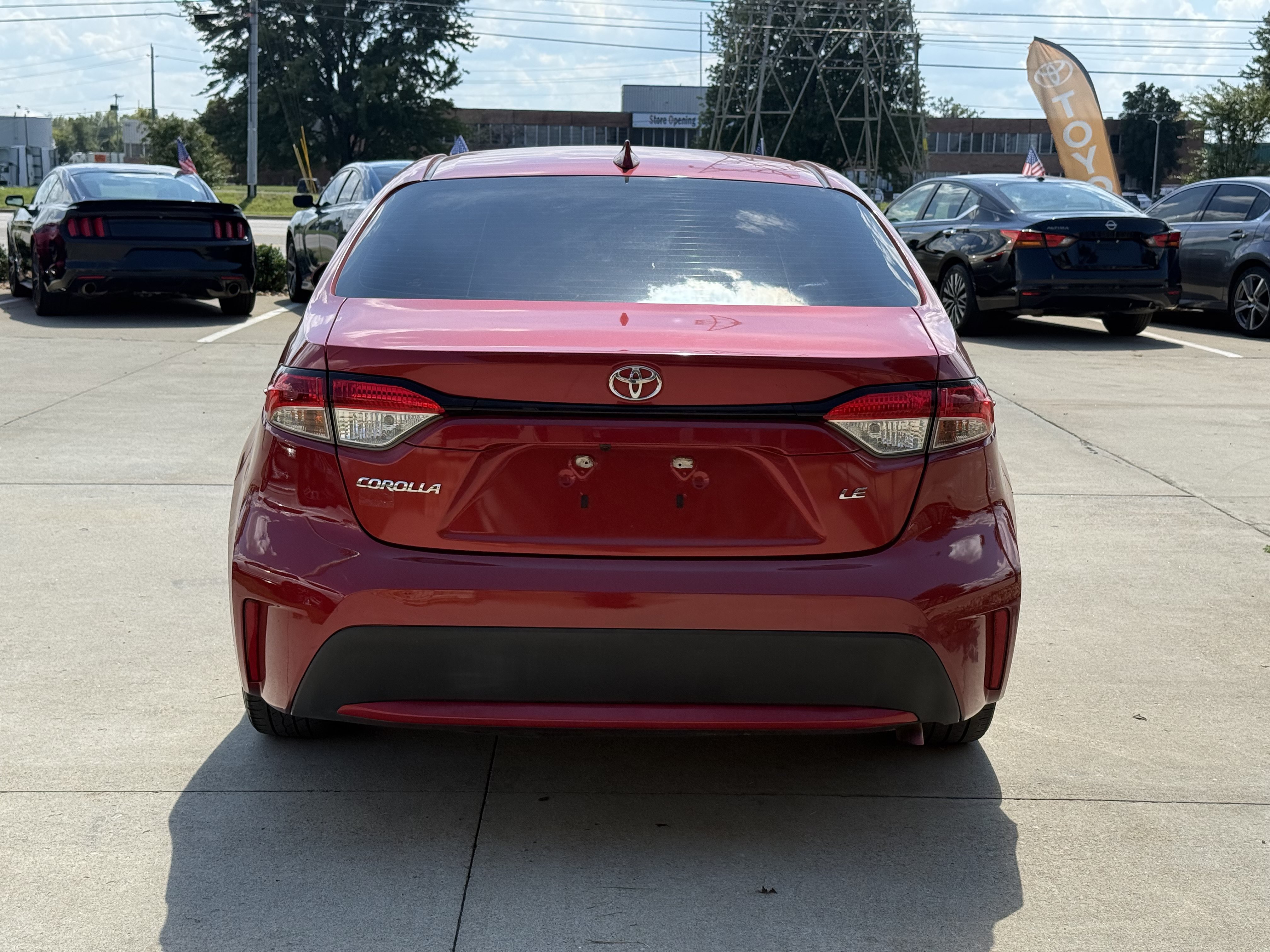Used 2021 Toyota Corolla LE FWD image 6