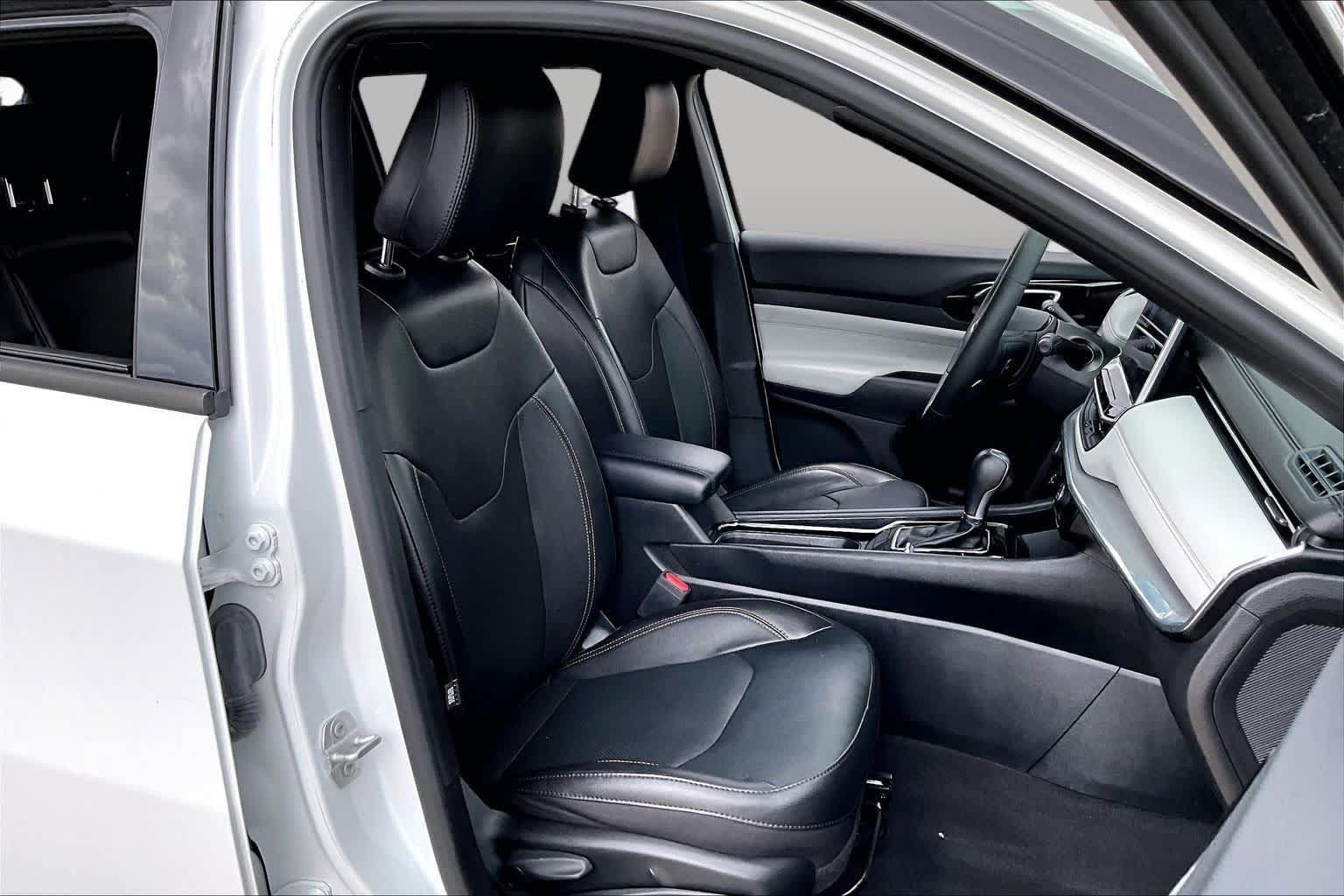 Used 2023 Jeep Compass Limited AWD/4WD image 9