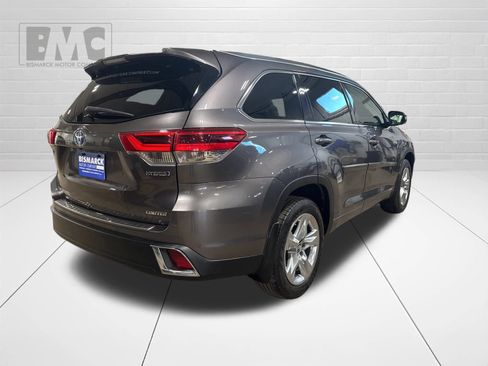 Used 2019 Toyota Highlander Limited w/ Protection Package #3 AWD/4WD image 4