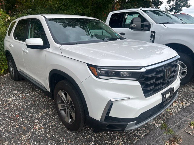 Used 2025 Honda Pilot EX-L image 3