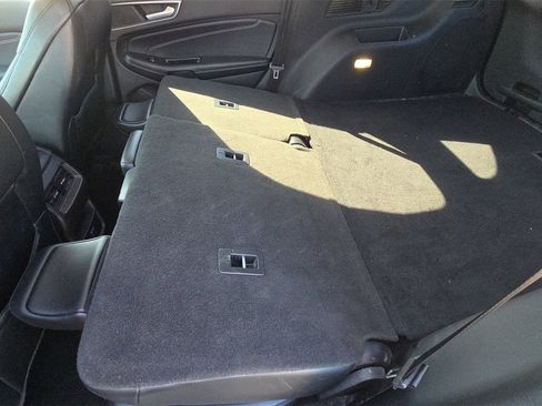 Used 2018 Ford Edge Titanium image 30