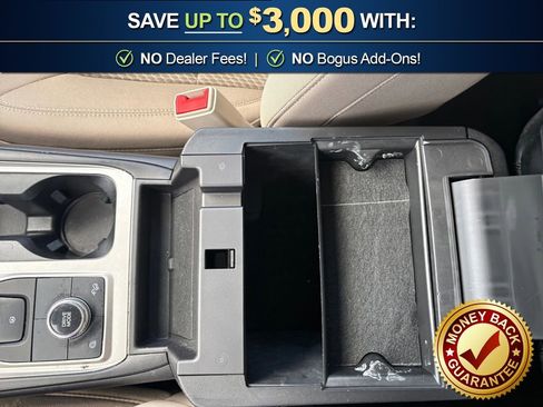 Used 2023 Ford Explorer XLT AWD/4WD image 28