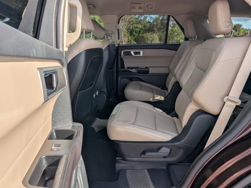 Used 2020 Ford Explorer XLT w/ Equipment Group 202A image 17