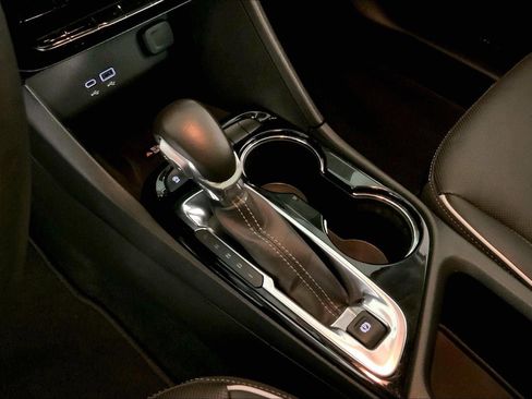 Used 2024 Buick Encore GX Avenir w/ Avenir Technology Package image 17