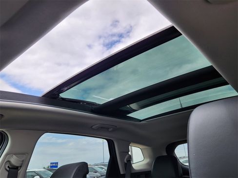 New 2026 Kia Sportage SX image 16