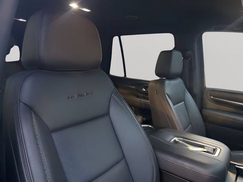 Used 2023 GMC Yukon Denali AWD/4WD image 19