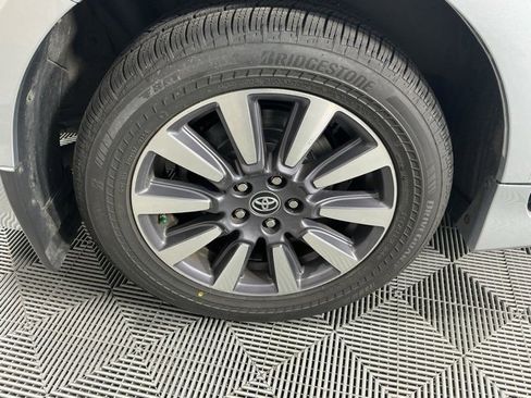 Used 2020 Toyota Sienna XLE Premium image 17