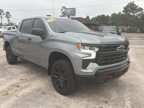 Used 2024 Chevrolet Silverado 1500 LT Trail Boss w/ Convenience Package II AWD/4WD image 9