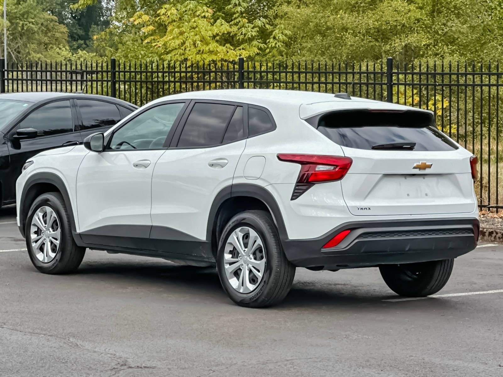 Used 2025 Chevrolet Trax LS FWD image 5