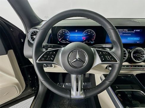 Certified 2025 Mercedes-Benz GLB 250 image 11