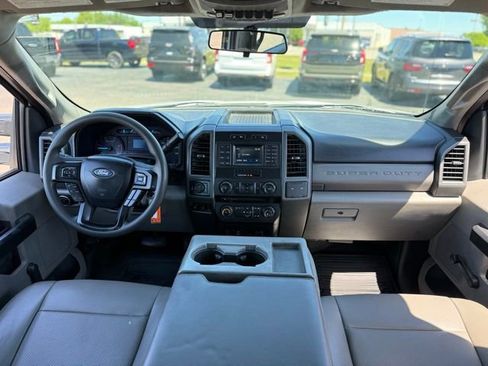 Used 2017 Ford F250 XL w/ FX4 Off-Road Package AWD/4WD image 2