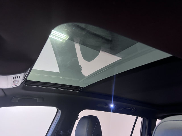 Certified 2022 Volkswagen Tiguan SE R-Line FWD image 29