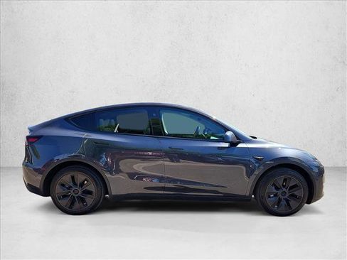 Used 2025 Tesla Model Y Long Range AWD/4WD image 4