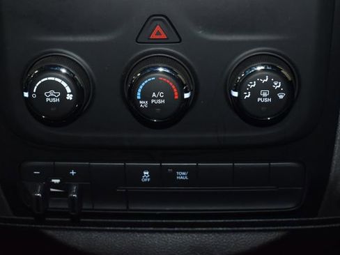 Certified 2016 RAM 1500 Express AWD/4WD image 15