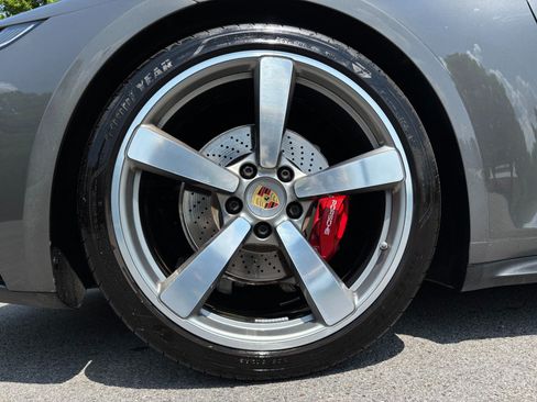 Used 2020 Porsche 911 Carrera 4S AWD/4WD image 18