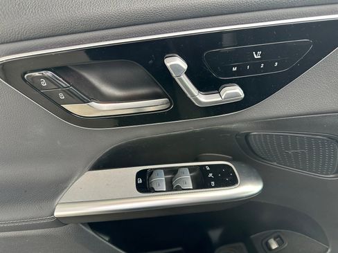 Used 2025 Mercedes-Benz GLC 300 image 4
