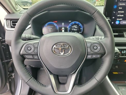 Used 2025 Toyota RAV4 Limited image 19