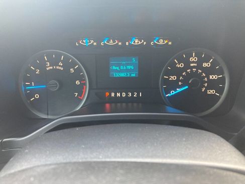 Used 2015 Ford F150 XLT w/ Trailer Tow Package image 6