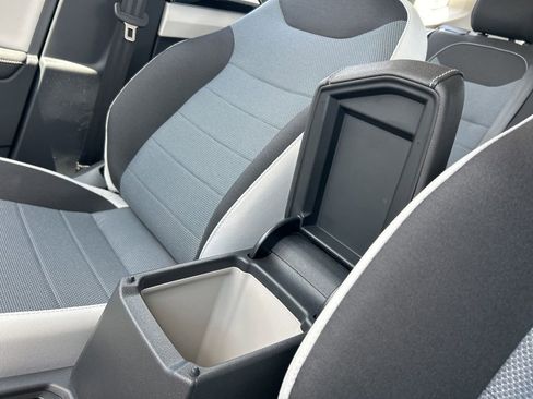 New 2025 Volkswagen Taos S image 31