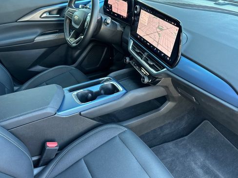 Used 2024 Chevrolet Equinox EV LT AWD/4WD image 18