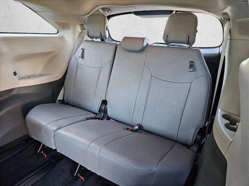 Used 2024 Toyota Sienna XLE w/ XLE Plus Package AWD/4WD image 20