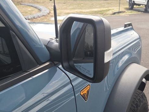 Used 2022 Ford Bronco Badlands image 6