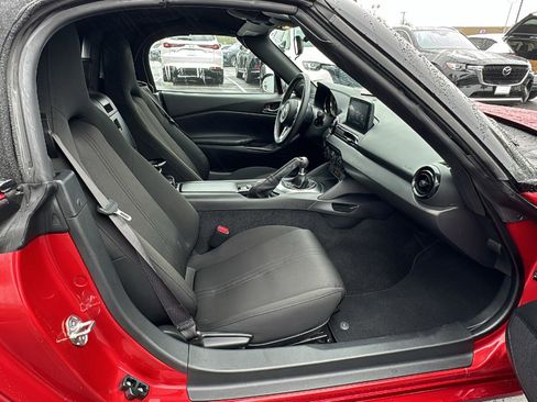 Used 2019 MAZDA MX-5 Miata Sport image 23