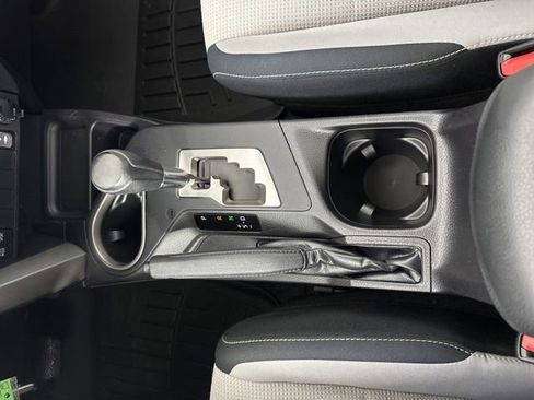 Used 2016 Toyota RAV4 XLE AWD/4WD image 18