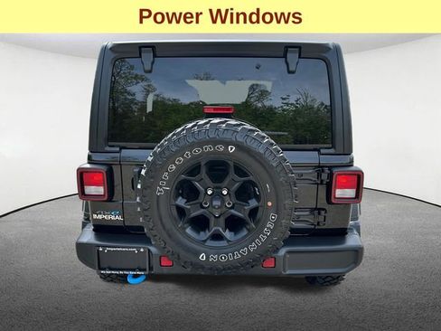 Used 2023 Jeep Wrangler Unlimited w/ Cold Weather Group AWD/4WD image 9