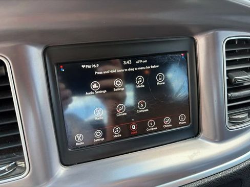 Used 2019 Dodge Charger SXT RWD image 21